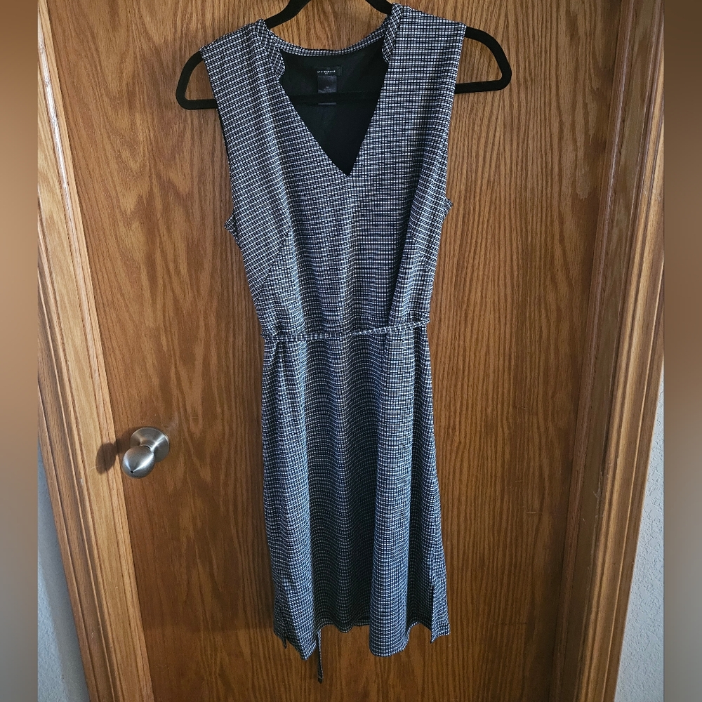 Ann Taylor Black and White Geometric Dress